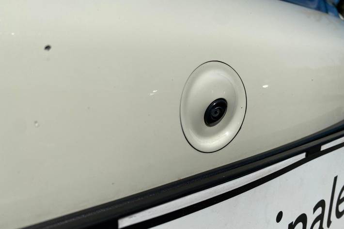 Hvid BYD Dolphin fra 2024