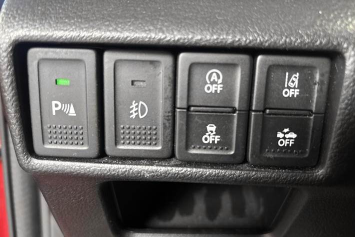 Rød Suzuki S-Cross fra 2023