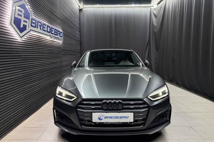 Grå Audi A5 fra 2017