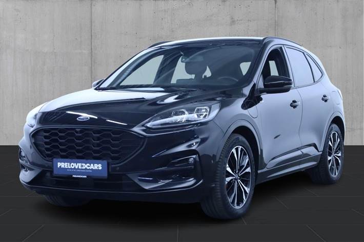 Sort Ford Kuga fra 2020 set udefra