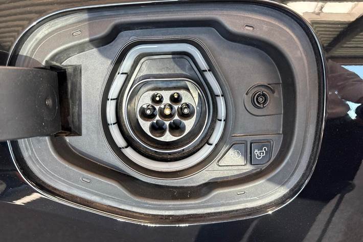 Sort Ford Kuga fra 2020