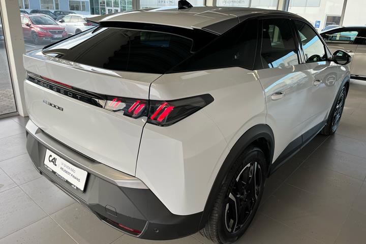 Hvid Peugeot e-3008 fra 2024