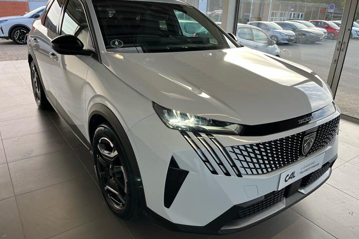 Hvid Peugeot e-3008 fra 2024