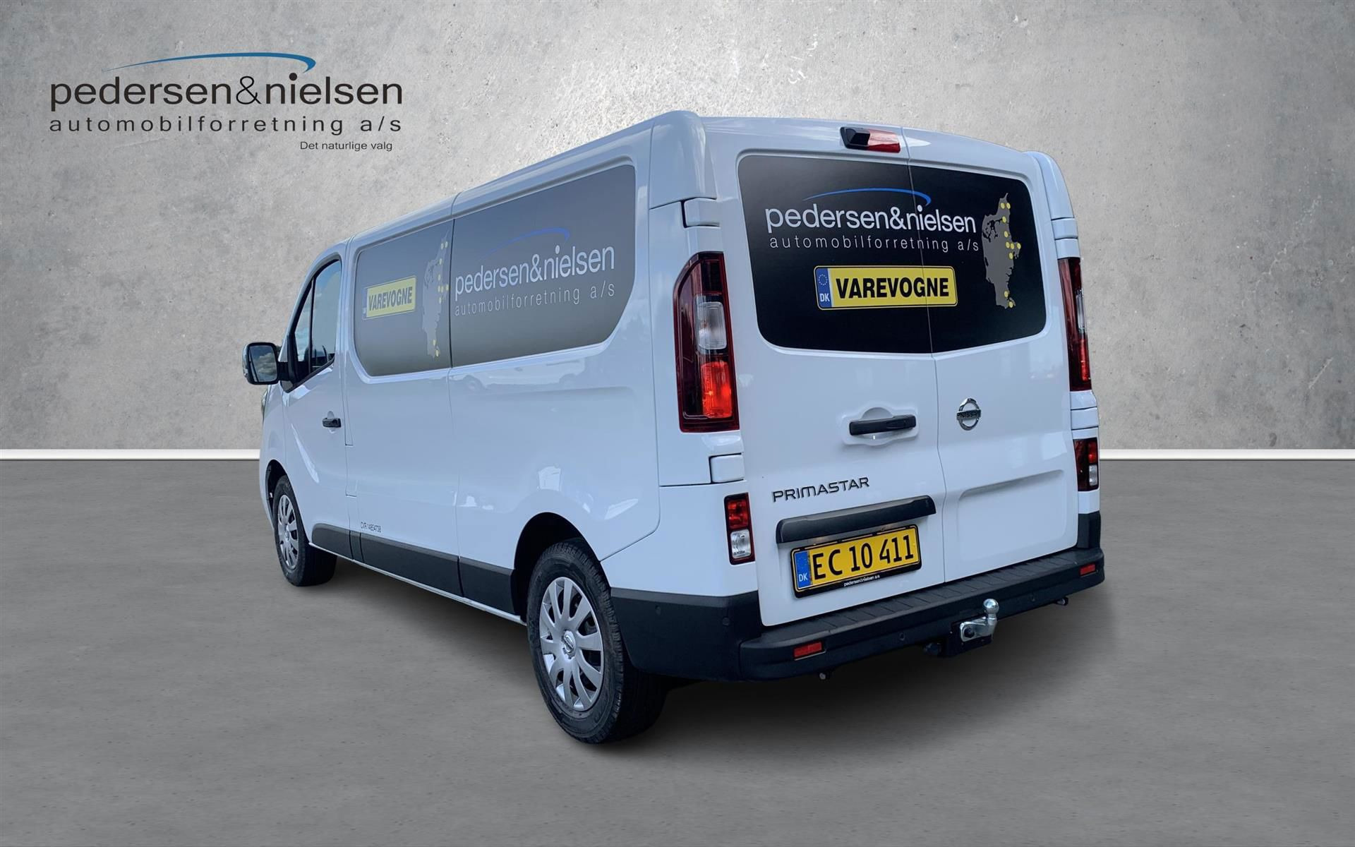 Hvid Nissan Primastar fra 2024