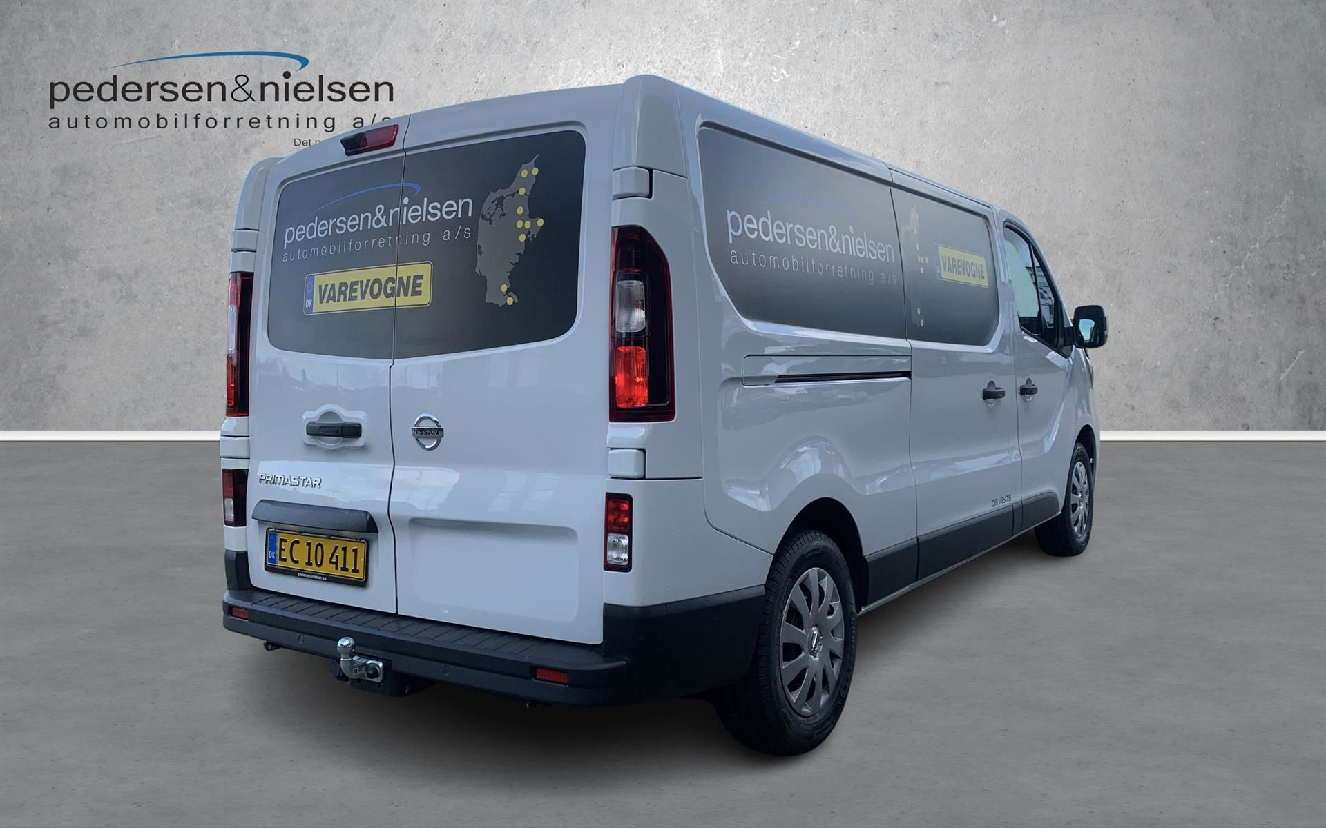 Hvid Nissan Primastar fra 2024