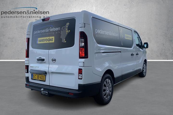 Hvid Nissan Primastar fra 2024