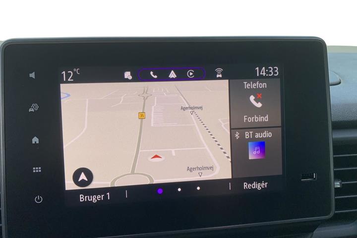Hvid Nissan Primastar fra 2024
