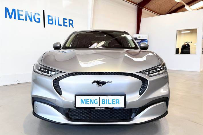 Sølv Ford Mustang Mach-E fra 2022