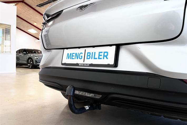 Sølv Ford Mustang Mach-E fra 2022