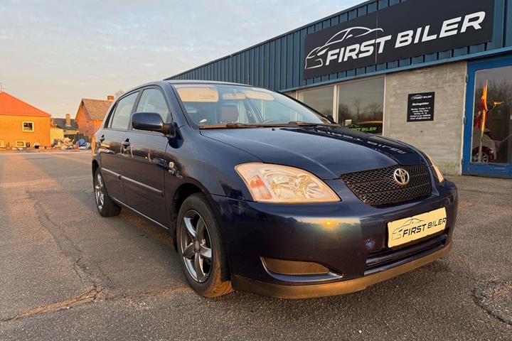 undefined Toyota Corolla fra 2003 set udefra
