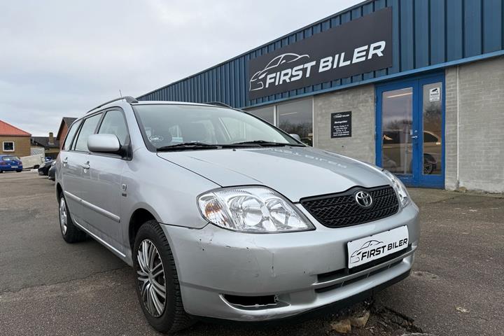undefined Toyota Corolla fra 2003 set udefra