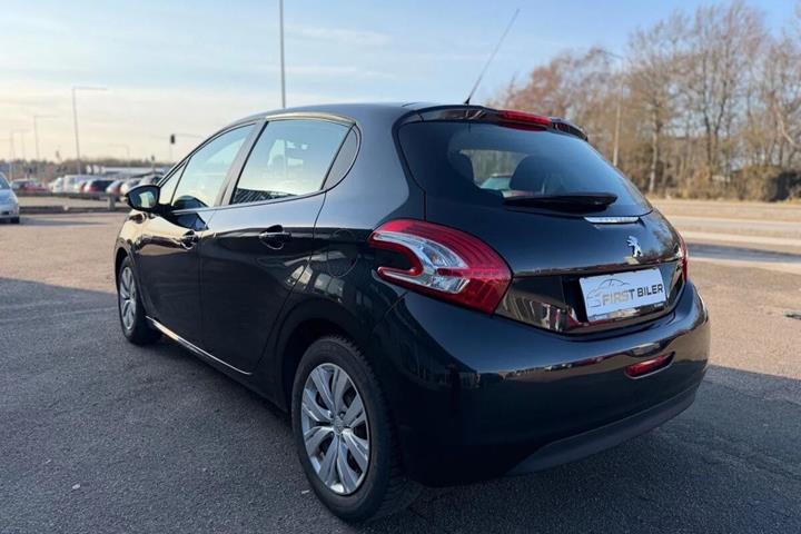 undefined Peugeot 208 fra 2012