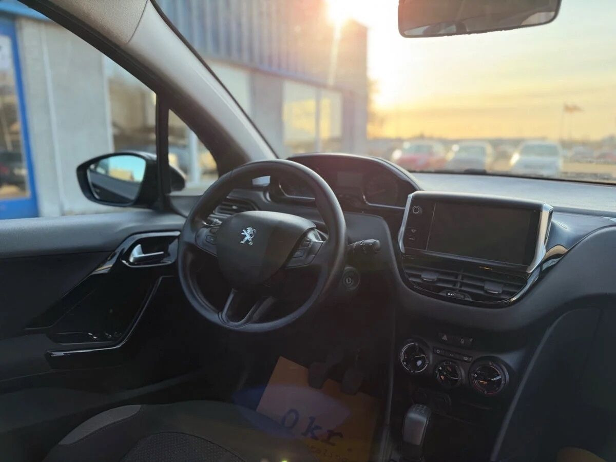 undefined Peugeot 208 fra 2012