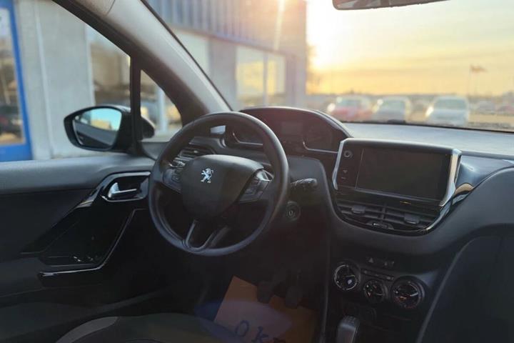 undefined Peugeot 208 fra 2012
