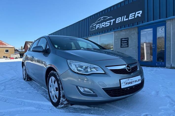 undefined Opel Astra fra 2011