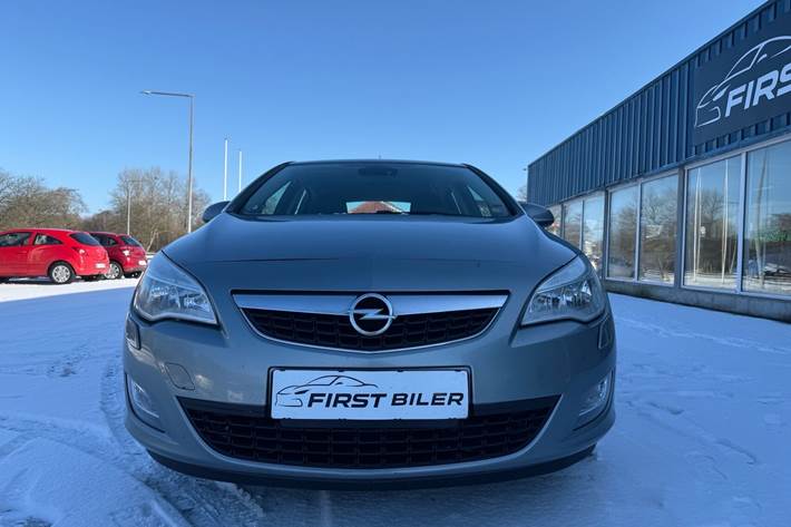 undefined Opel Astra fra 2011