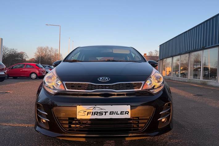 Sort Kia Rio fra 2015