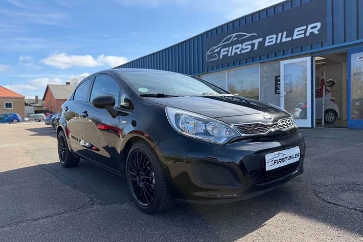Sort Kia Rio fra 2013