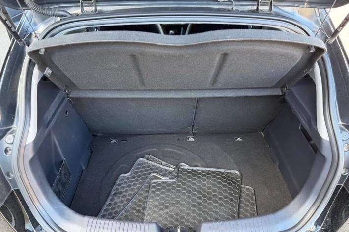 Sort Kia Rio fra 2013