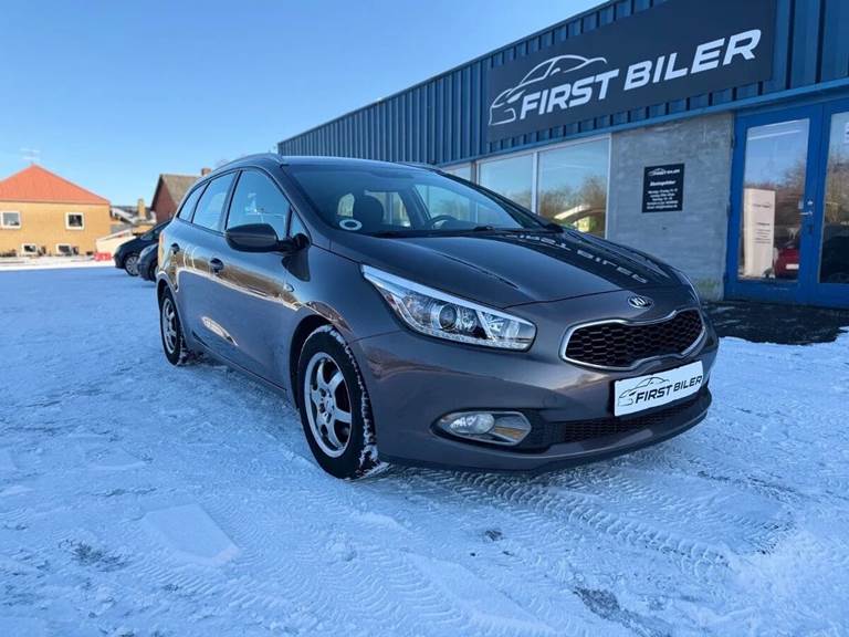 Kia Ceed 1,6 SW CRDI Limited Navi 128HK Stc 6g