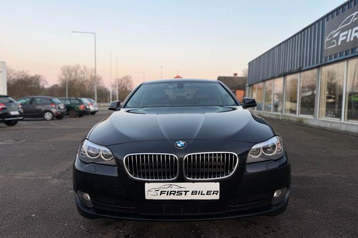 Sort BMW 520d fra 2010