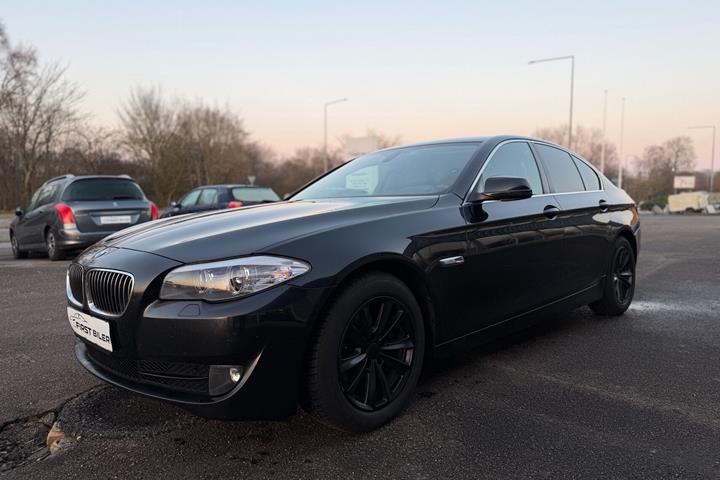 Sort BMW 520d fra 2010