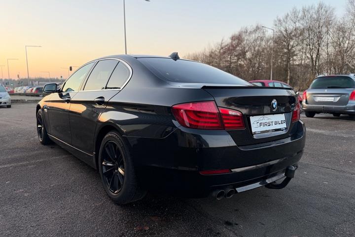 Sort BMW 520d fra 2010
