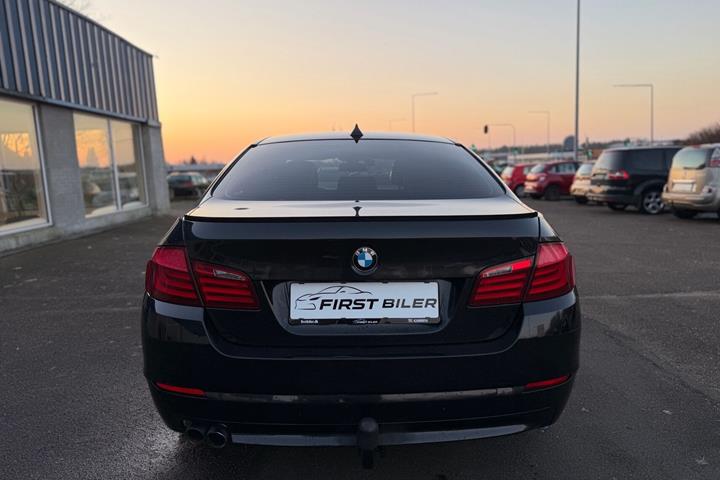 Sort BMW 520d fra 2010