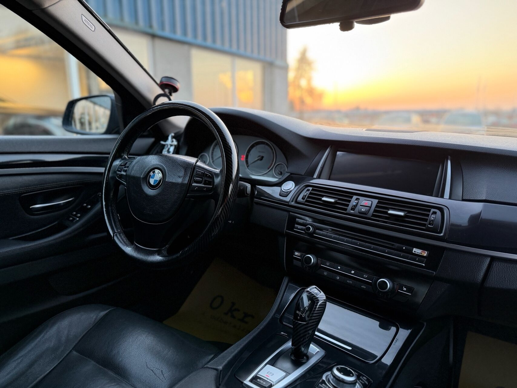 Sort BMW 520d fra 2010