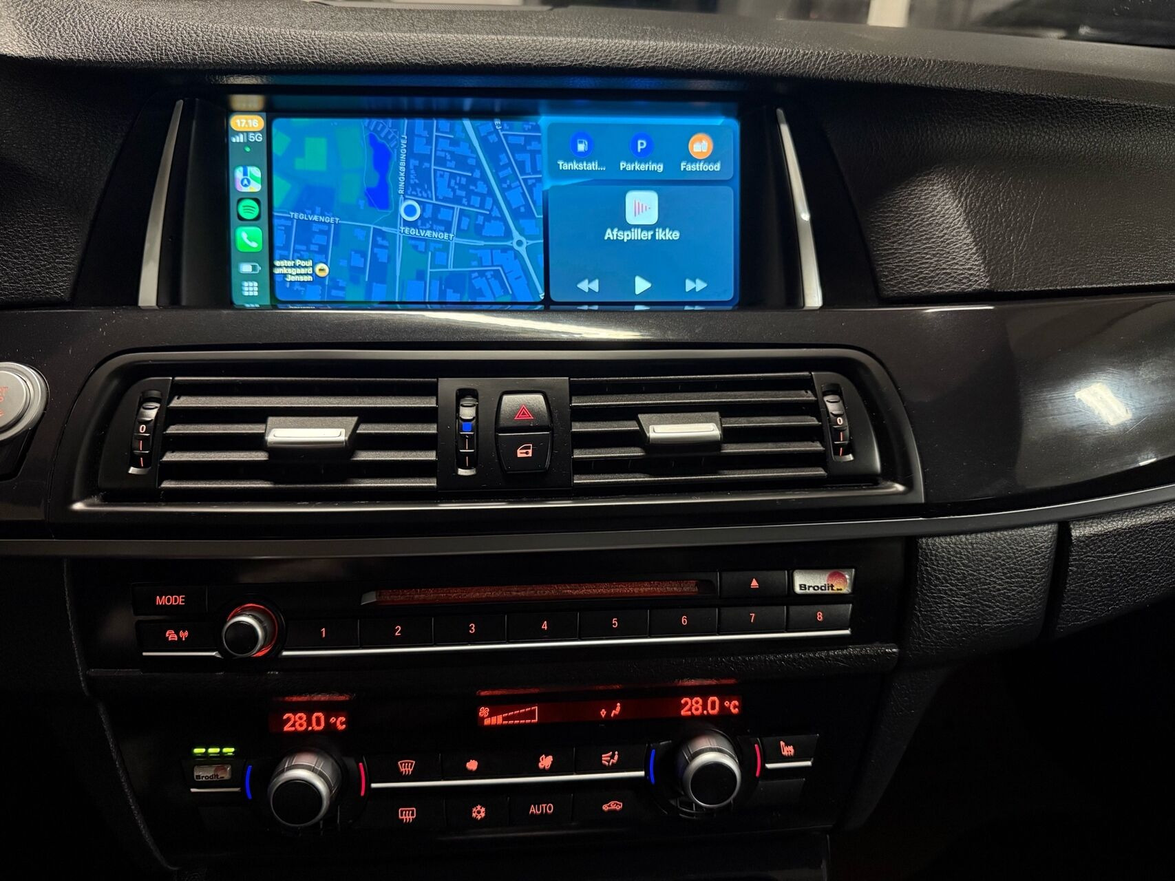 Sort BMW 520d fra 2010