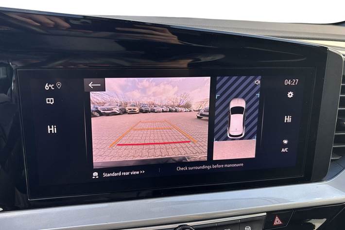 Grøn Opel Mokka-e fra 2023