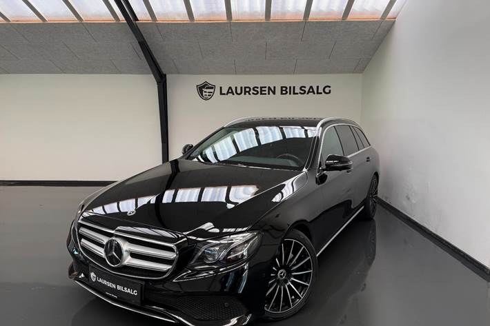 Sort Mercedes E220 d fra 2017