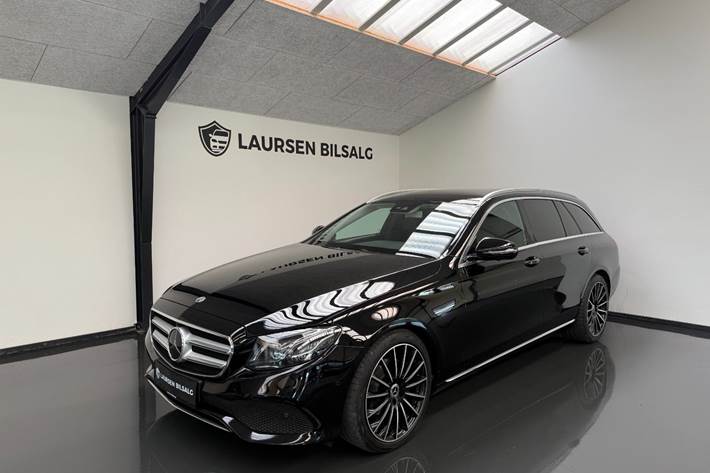 Sort Mercedes E220 d fra 2017