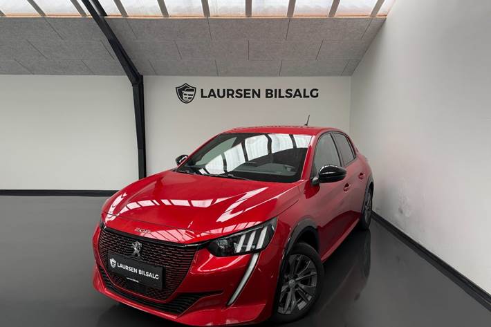Rød Peugeot e-208 fra 2021