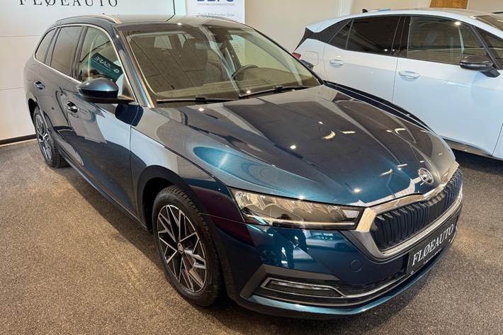 Blå Skoda Octavia fra 2021