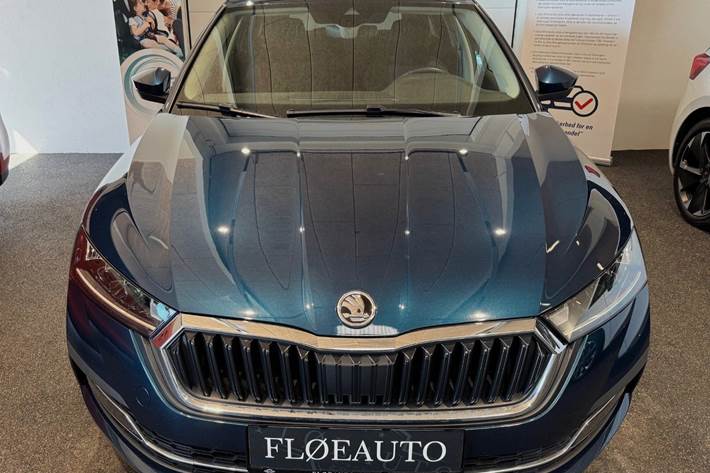 Blå Skoda Octavia fra 2021