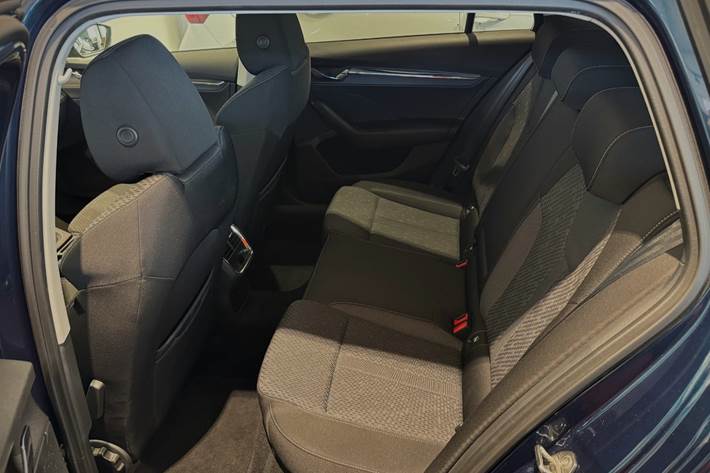 Blå Skoda Octavia fra 2021