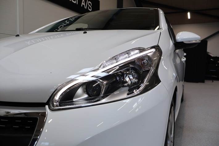 Hvid Peugeot 208 fra 2019