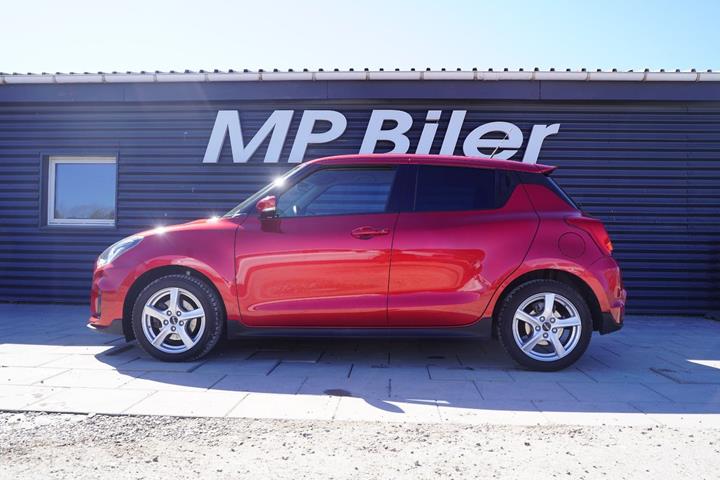 Rød Suzuki Swift fra 2019