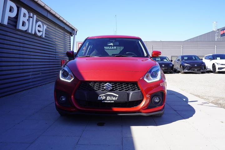 Rød Suzuki Swift fra 2019