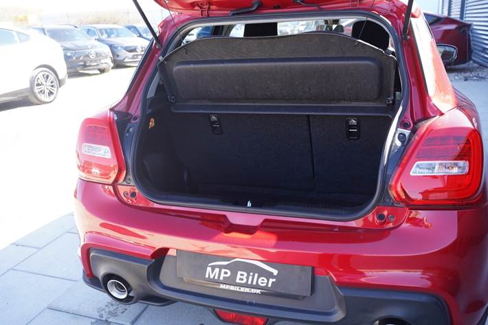 Rød Suzuki Swift fra 2019