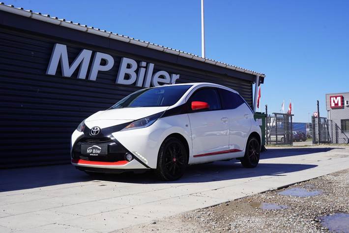 Hvid Toyota Aygo fra 2016