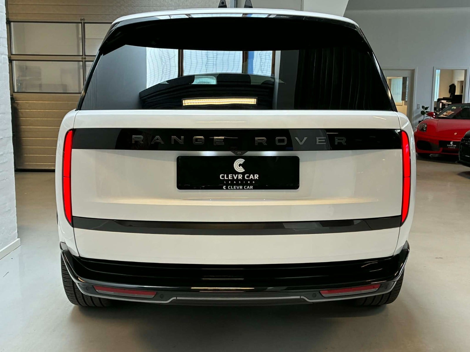 Hvid Land Rover Range Rover fra 2023