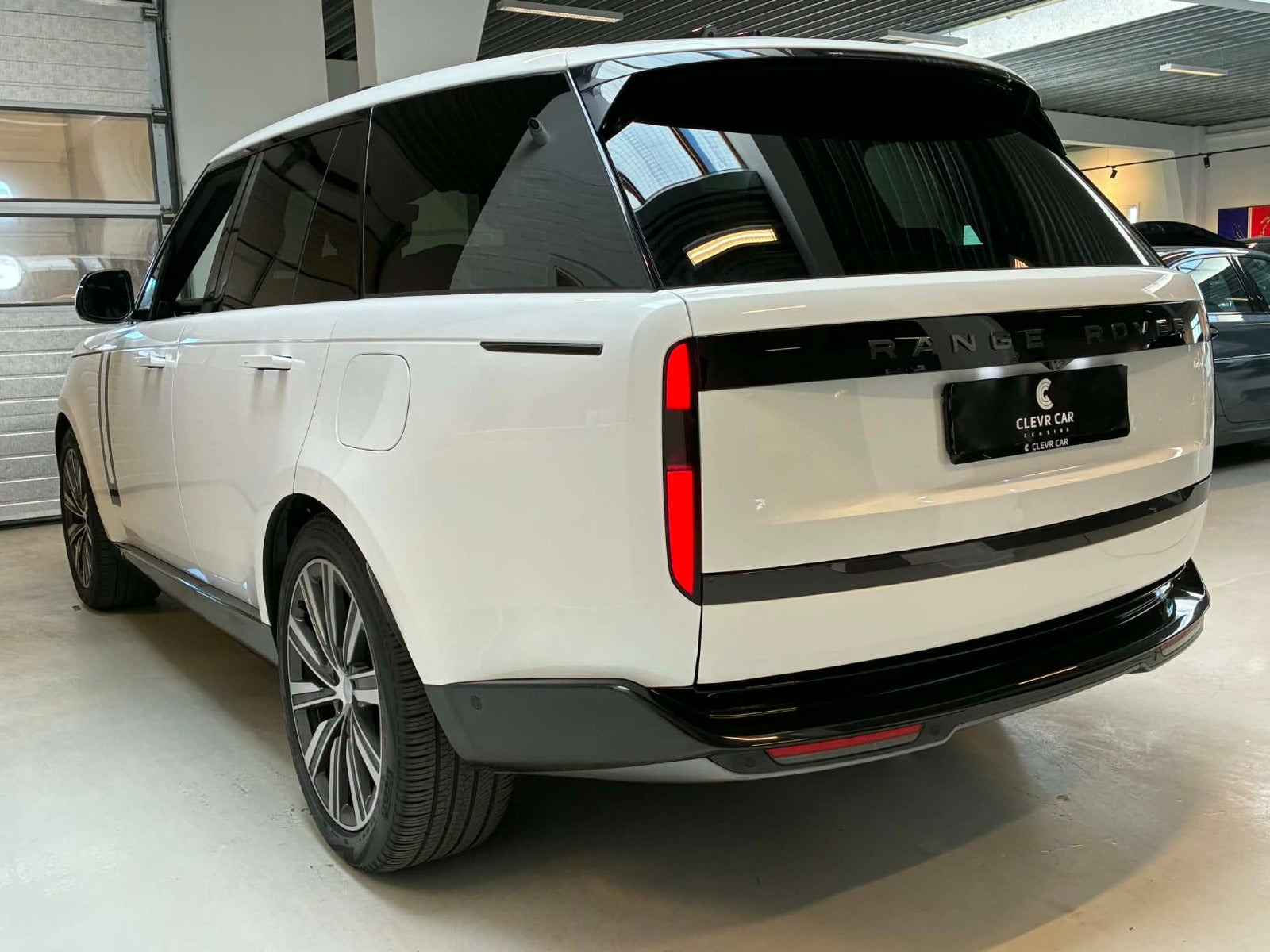 Hvid Land Rover Range Rover fra 2023