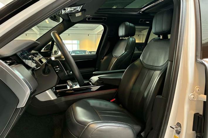 Hvid Land Rover Range Rover fra 2023