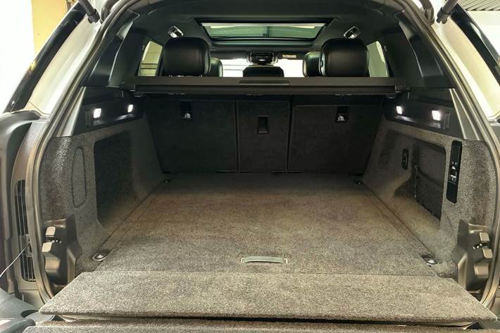 Hvid Land Rover Range Rover fra 2023