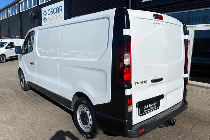Hvid Renault Trafic T29 fra 2021