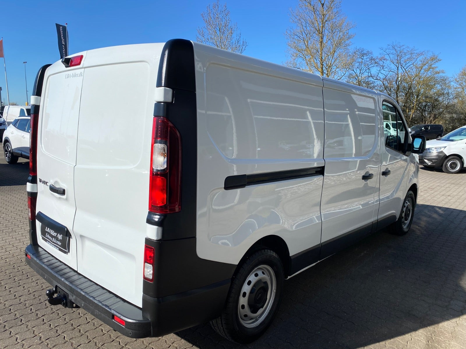 Hvid Renault Trafic T29 fra 2021