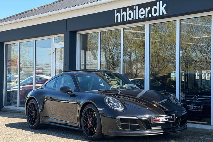 Sort Porsche 911 Carrera 4 GTS fra 2018
