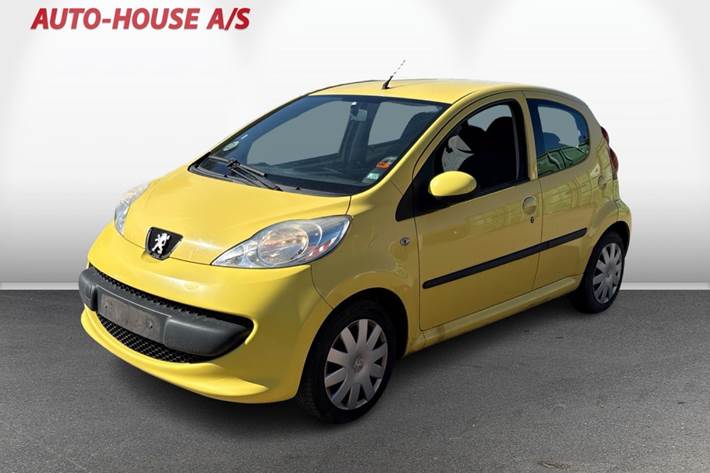 Gul Peugeot 107 fra 2008